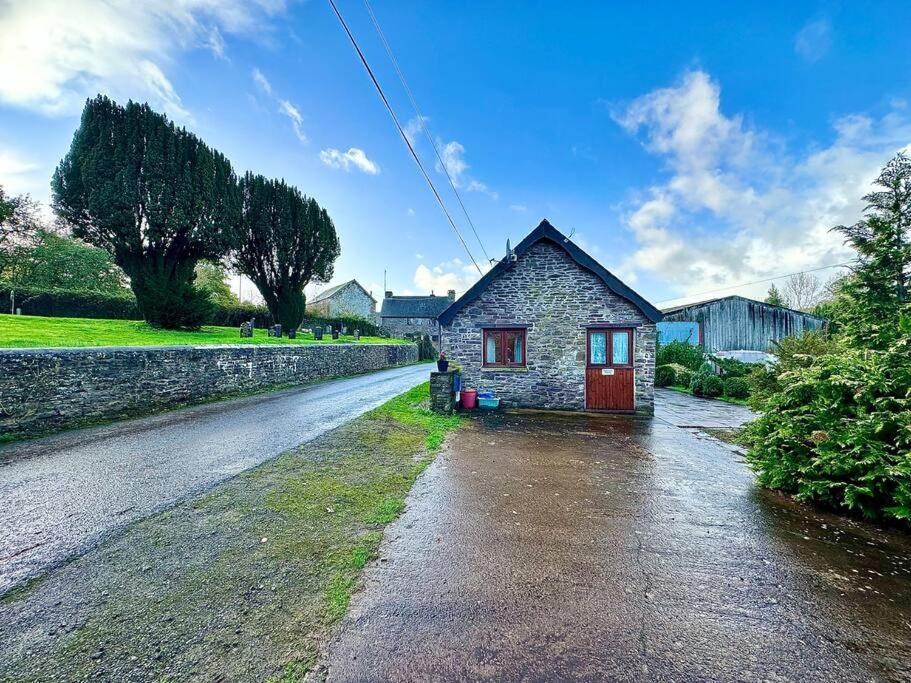 Villa Detached One Level Stone Barn Llangwm-Isaf Exterior foto