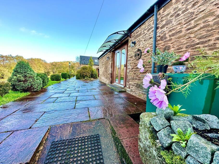 Villa Detached One Level Stone Barn Llangwm-Isaf Exterior foto