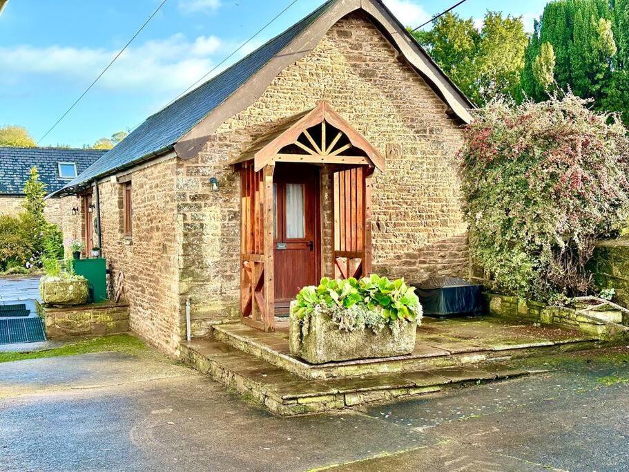 Villa Detached One Level Stone Barn Llangwm-Isaf Exterior foto